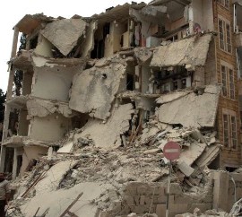 Three bombs have exploded in the north-west Syrian city of Idlib, killing up to 20 people and injuring more than 100 others. 01.05.2012 Bild & Text: ABC News